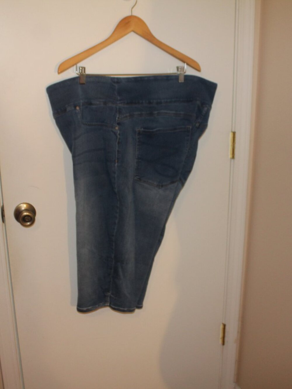 Plus Size Seven 7 22W Pull On Denim Capri Tummy Tucker